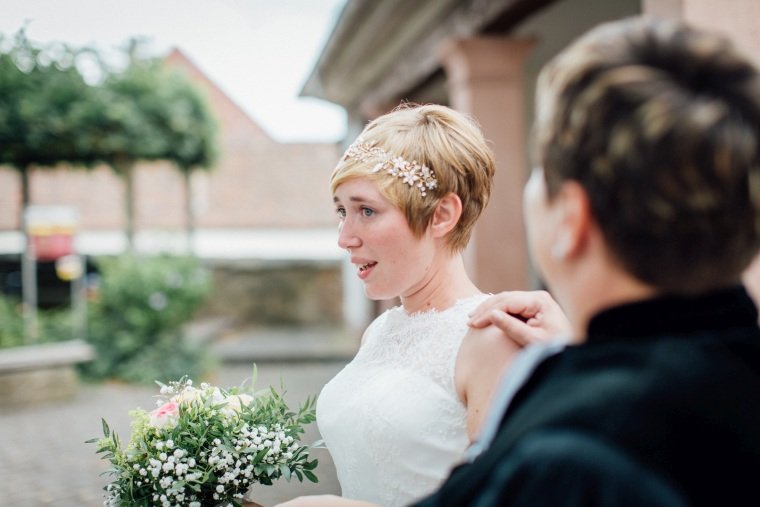 Hochzeitsfotograf-Pfalz-Karlsruhe-Hochzeitsfotos-Klingenmünster-Boechingen-11-First-Look-Braut
