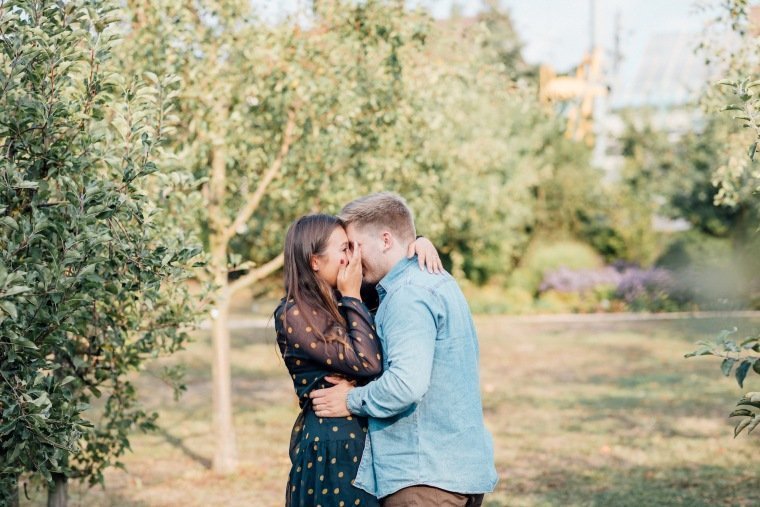 Paarfotos-Verlobung-Engangement-Shooting-Heilbronn-Botanischer-Garten-012-she-said-yes-Antrag